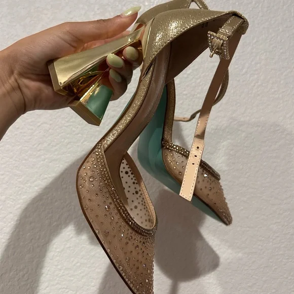 Betsey Johnson Gold and Tan Slingback Heels - Picture 1 of 11
